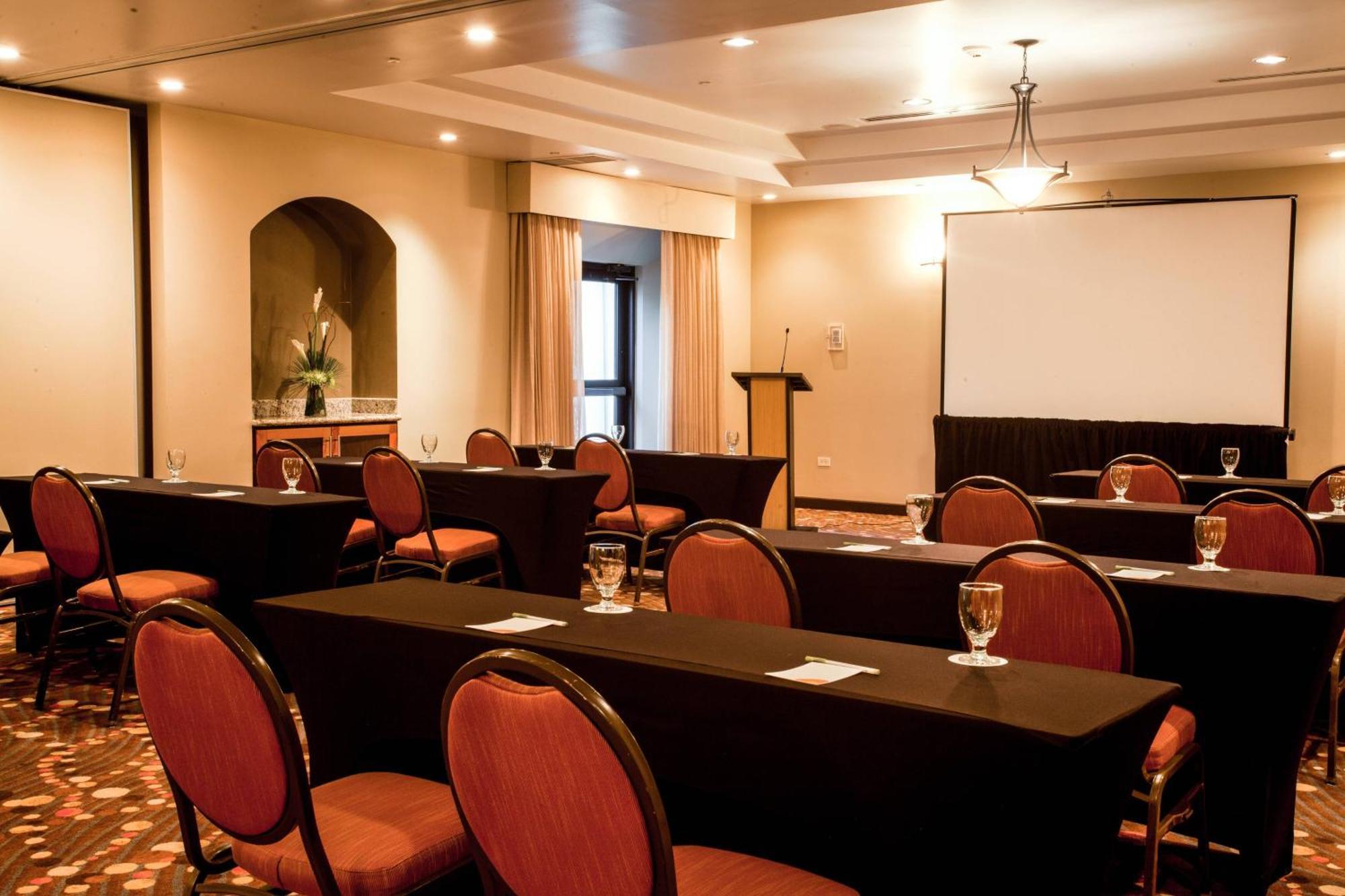 Courtyard By Marriott Port Of Spain Ngoại thất bức ảnh