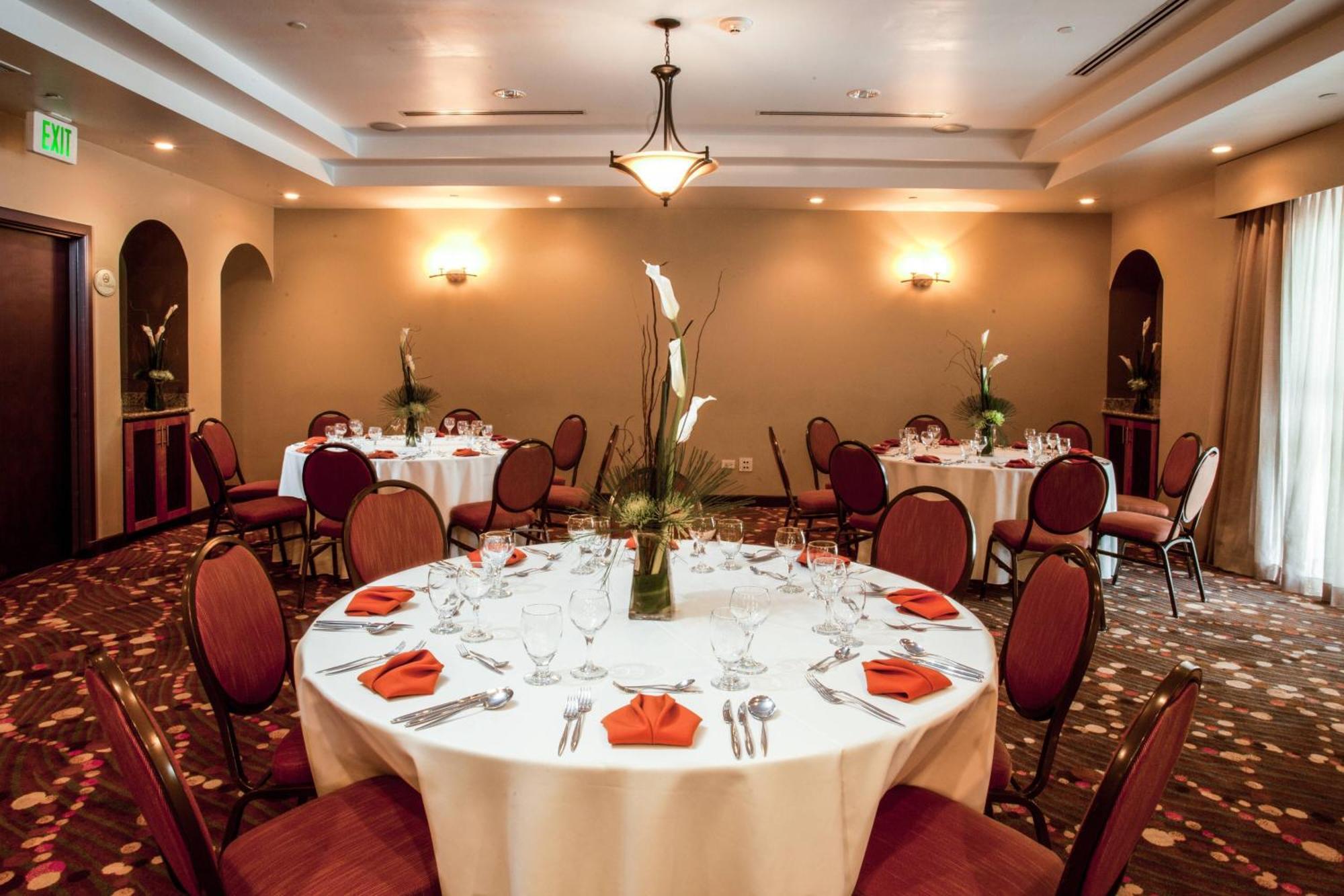 Courtyard By Marriott Port Of Spain Ngoại thất bức ảnh
