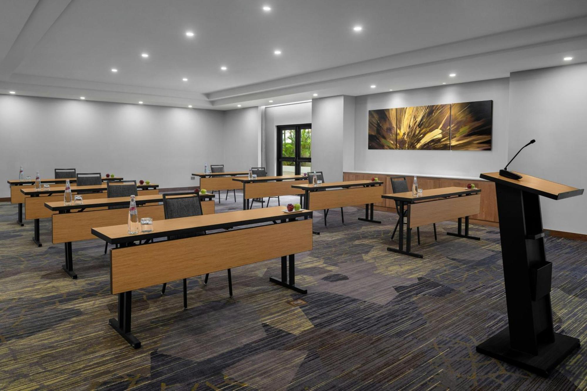 Courtyard By Marriott Port Of Spain Ngoại thất bức ảnh