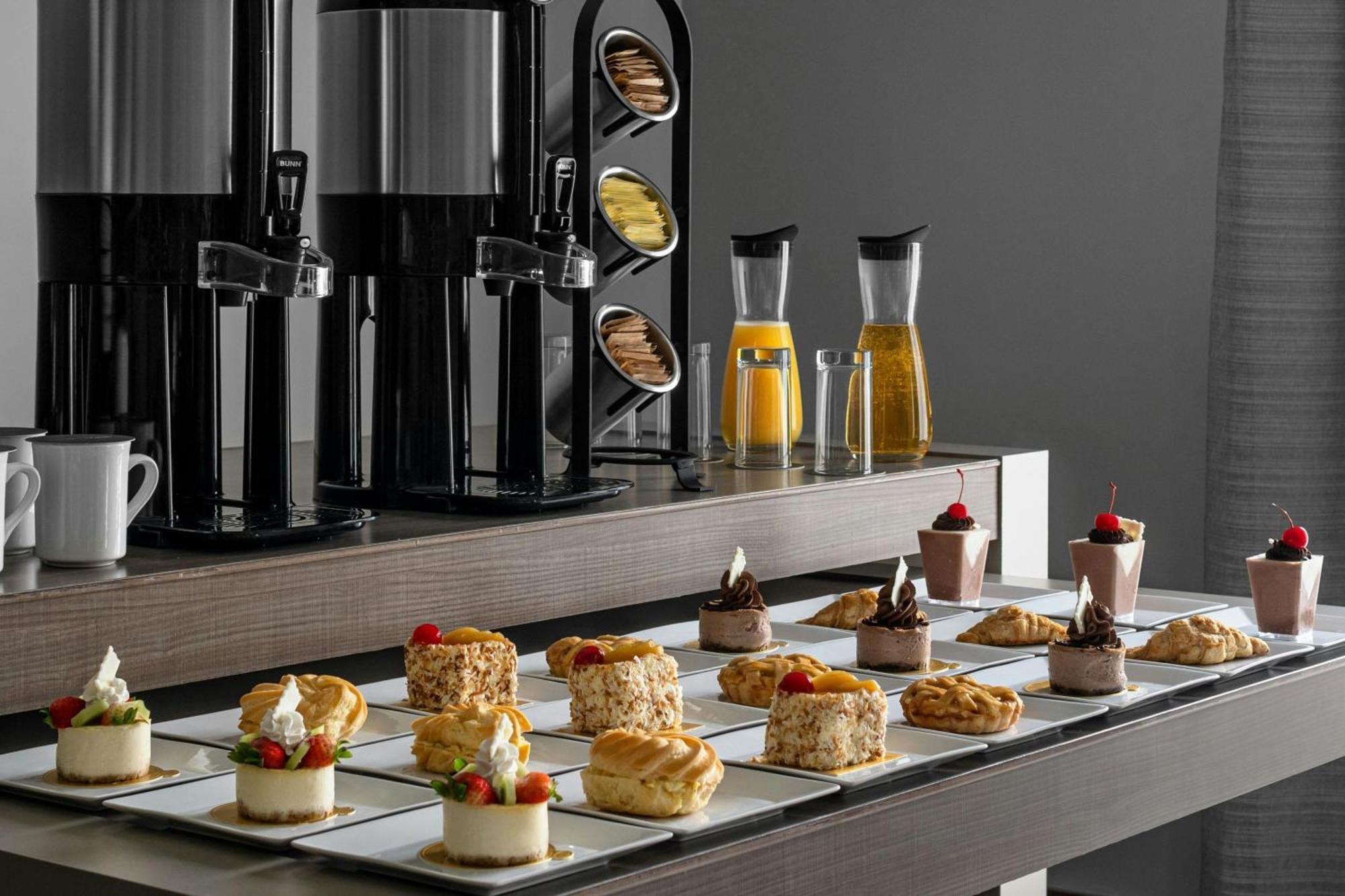 Courtyard By Marriott Port Of Spain Ngoại thất bức ảnh