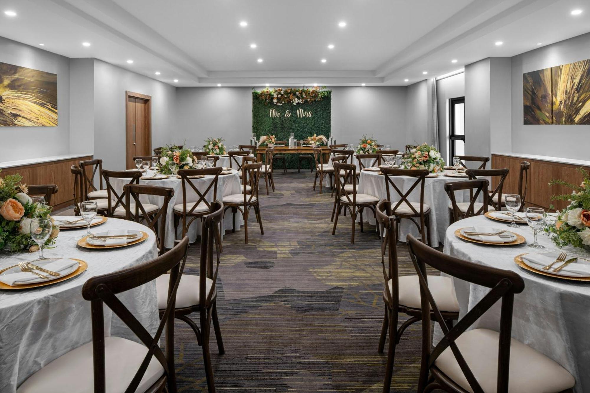 Courtyard By Marriott Port Of Spain Ngoại thất bức ảnh